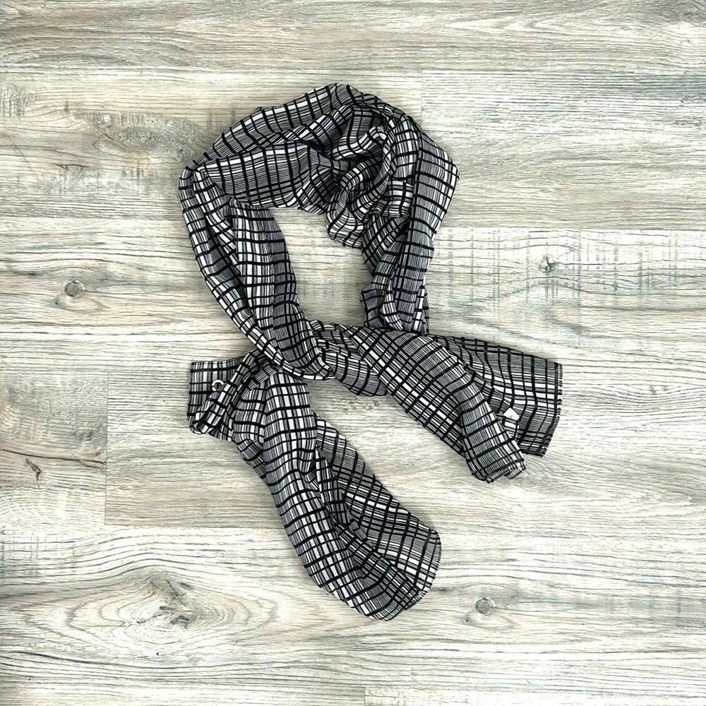 Calvin Klein Sheer Black/White Accessoryโ Scarf